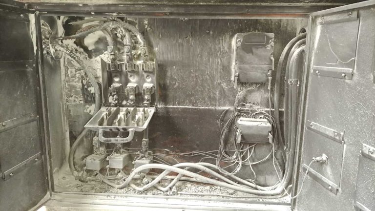 Incêndio nas instalações elétricas: causas comuns e prevenção eficaz