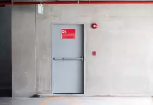 Precisa de instalação de porta corta fogo? Conte com a Reconnstek